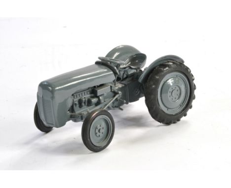 Airfix Vintage Plastic Ferguson Tractor. Assembled model is complete and generally very good albeit some components loose. Ve