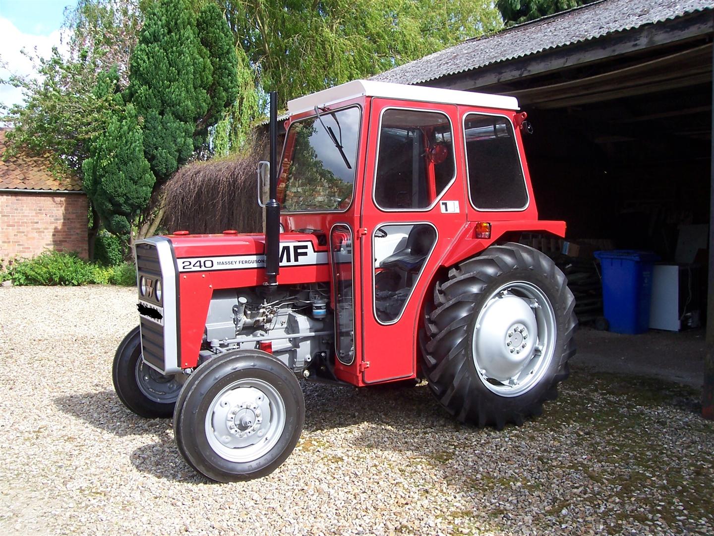 1980 MASSEY FERGUSON 240 3 cylinder diesel TRACTOR Reg. No. FCT 789V ...