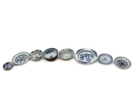 A collection of Chinese blue and white shipwreck porcelain,18th-19th century comprising:a Nanking cargo plate and a cafe au l