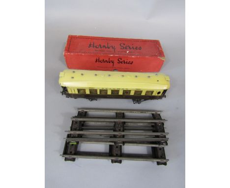 A Hornby 0 gauge Pullman coach (for Hornby no2 or no3 trains) dining car no 2862D boxed, together with a Pullman carriage - I