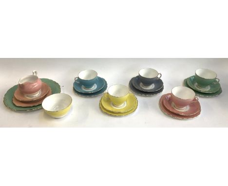 A quantity of Colclough teacups, saucers and cake plates (20 pieces) 