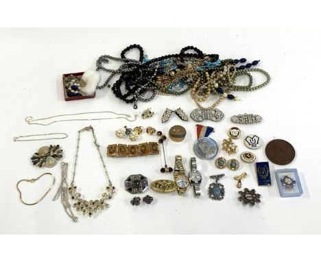 A quantity of costume jewellery to include Czech turquoise glass; paste dress clips; Sphinx brooch; frosted glass; mother of 