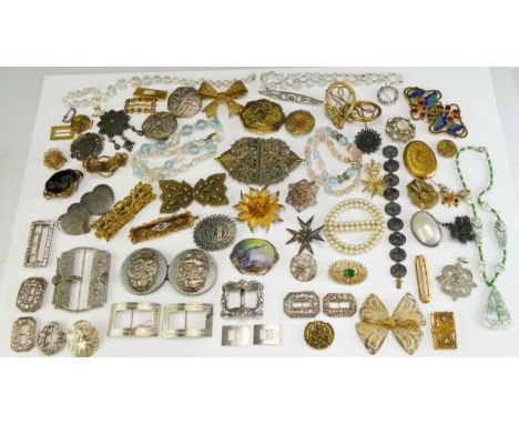A Large Silver Gilt Filigree Flower Head Brooch (6.5cm diam., continental marks) and other silver and costume jewellery inclu