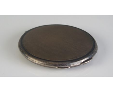 An Elizabeth II Silver Compact with engine turned decoration, Birmingham 1950, 71g. No powder mesh