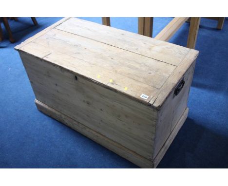 Pine travelling trunk