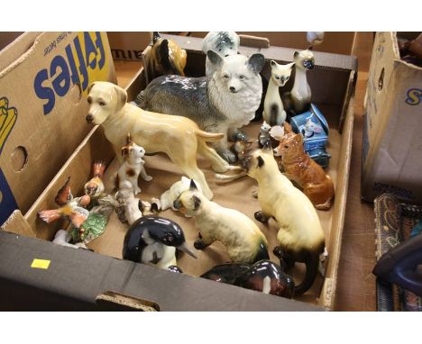 Tray of various ceramic animals