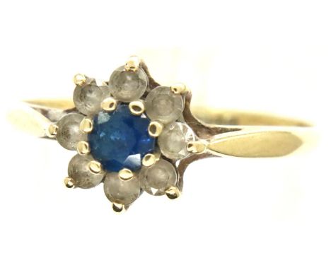 9ct gold topaz and white stone set daisy cluster ring, size O, 1.4g. P&amp;P Group 1 (£14+VAT for the first lot and £1+VAT fo