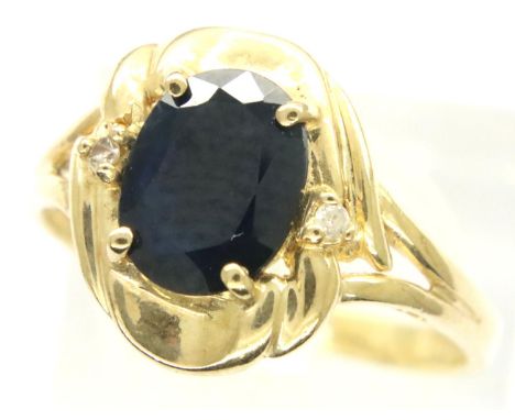 9ct gold black sapphire solitaire ring, size M/N, 2.0g. P&amp;P Group 1 (£14+VAT for the first lot and £1+VAT for subsequent 