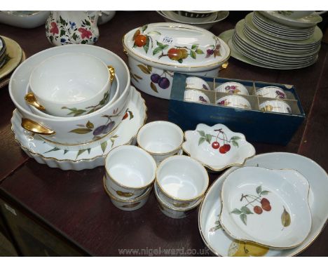 A miscellaneous box of Royal Worcester Evesham pattern china including vegetable dishes and lids, box ramekin dishes, a fruit