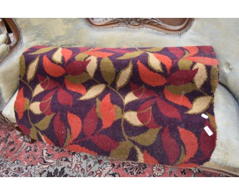 A vintage carpet runner
230 x 92cm