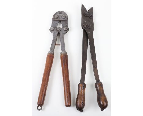 WW1 British Wire Cutters, long pattern steel wire cutters with wooden handles. Stamped to the arm with broad arrow stamp and 