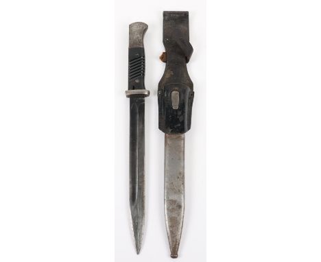 WW2 German K98 Bayonet with Marine Marked Frog, well worn miss-matched numbered K98 bayonet with bakelite grips, housed in st