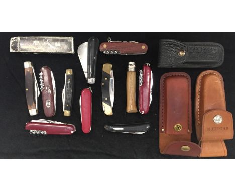A collection of vintage knives to inc lock knives, Bowie knives and Tyne knives