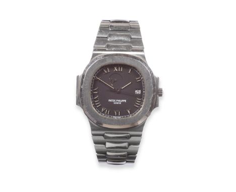 A Fine Stainless Steel Automatic Calendar Centre Seconds Wristwatch with Power Reserve Indication, signed Patek Philippe, mod
