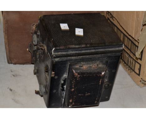 A Carl Zeiss Jena ICA Reflex plate camera, f 15 lens, a darkroom red light cover, etc qty