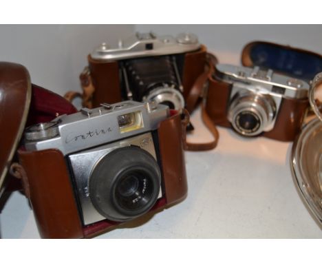 Cameras -  a Voigtlandor Vito B camera; a Zeiss Ikon Contina camera; qty  