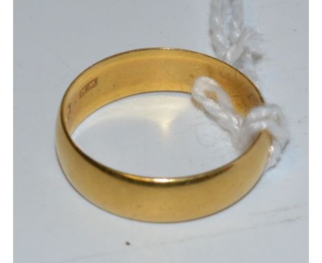 A 22ct gold wedding band, size M, 3.1g