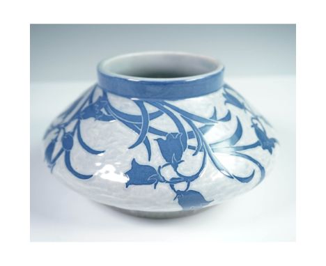 An Art Deco Swedish vase designed by Josef Ekberg and Gunnar Wennerberg. This flintware vase is adorned with an intricate sgr