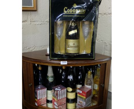 2 x Freixenet bottles of Cava 1995, 2 x Pelorus sparkling wine 1992, Aus Brut Pinot Noir Chard, 2003 Aus. Semillon Chard., 20
