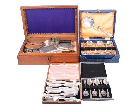 Victorian silver vesta case, Joseph Gloster Ltd., Birmingham 1899; silver cigarette case, Henry Williamson Ltd., Birmingham 1