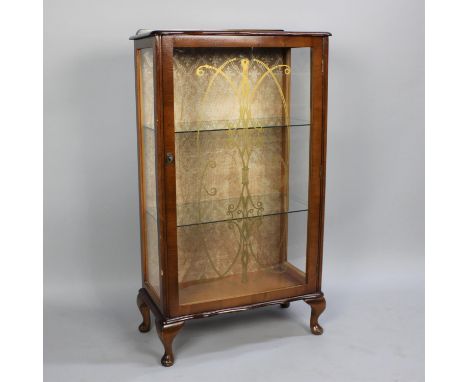 A Mid 20th Century Glazed Two Shelf Display Cabinet in Walnut, 61cms Wide 