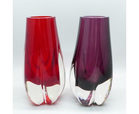 A pair of 1970s Whitefriars lobed vases in aubergine and ruby red, designed by Geoffrey Baxter, pattern no. 9727, 12.5cm 