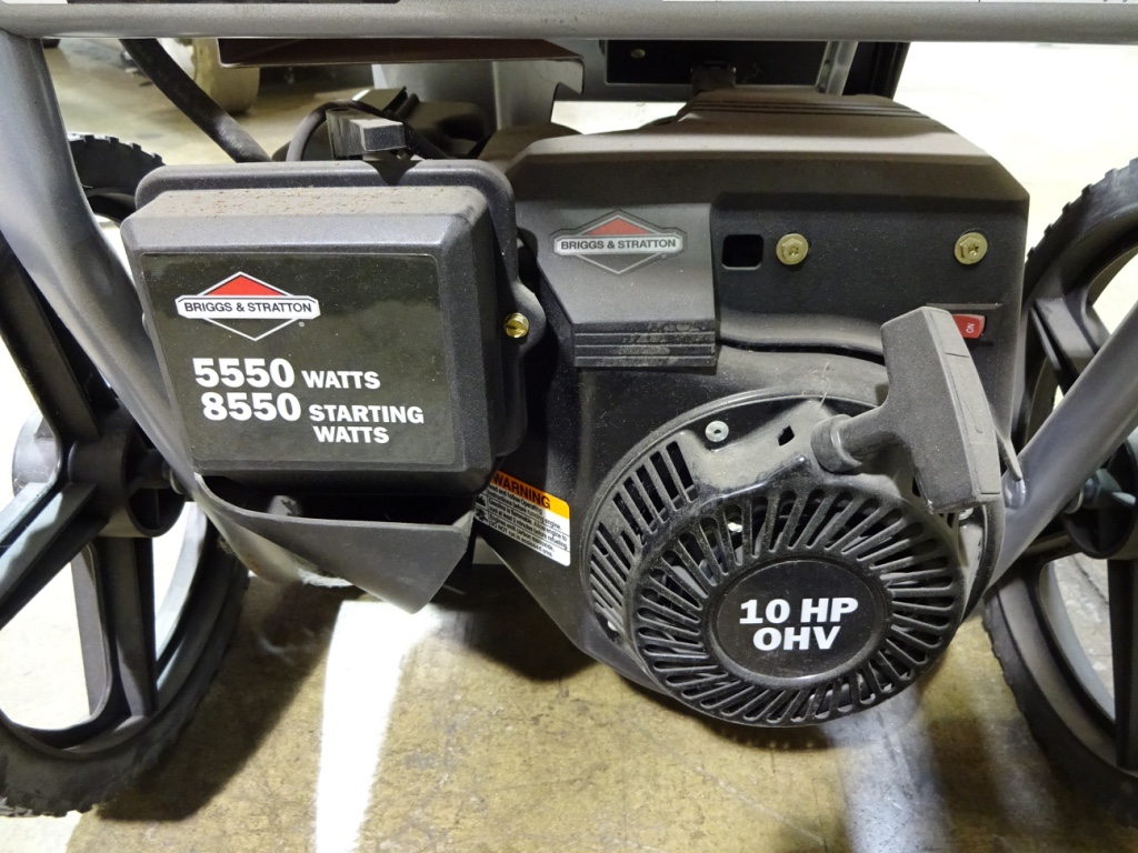 BRIGGS & STRATTON MODEL 030324 GASOLINE GENERATOR S/N 1013872374; 5550