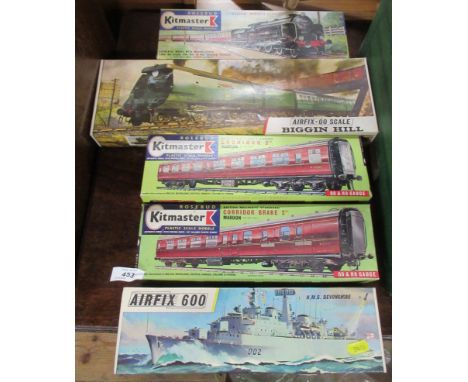 4 Kitmaster boxed kits and an Airfix kit