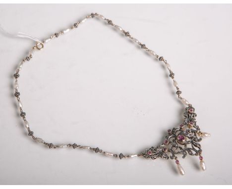 Damencollier 585 GG / 800 Silber (um 1900), zwischengefasst m. 20 Perlen, Mittelteil m.kl. facettierten Rubinen u. Diamantros