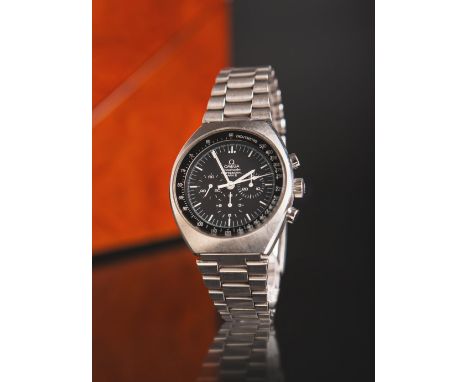 Omega - Herrenarmbanduhr "Speedmaster Professional Mark II", Edelstahlgehäuse, schwarzesZifferblatt m. weißen Indizes, kl. Se