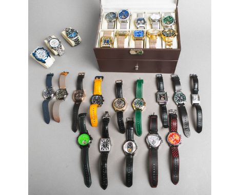 Umfangreiches Konvolut von Herrenarmbanduhren, versch. Marken u. Modelle, u.a. Delma,PortaS, Royal U. Braun, deLorean, Invict