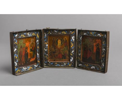 Reiseikone / Triptychon faltbar (wohl Russland, 18./19. Jh.), Messing m. Stoffdekor, innen3 biblische Bildszenen m. Zellensch