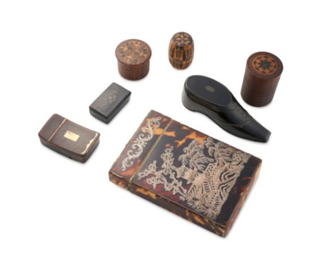 NO RESERVE - A COLLECTION OF ANTIQUE CASES AND SNUFF BOXES comprising three carved wood pots, a hinged lacquer snuff box, a h