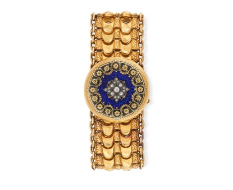 AN ANTIQUE FRENCH ENAMEL AND DIAMOND BRACELET in 18ct yellow gold, comprising a fancy link bracelet with a central circular m