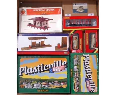 Hornby, Bachmann, and similar. A quantity of boxed railway accessories comprising of Buildings, Rolling Stock and similar to 