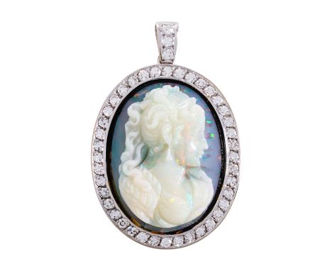 Anhänger mit Opaldublette und Diamanten im Achtkantschliff von zus. ca. 1,2 ct, gute Farbe und Reinheit, Opaldublette gravier