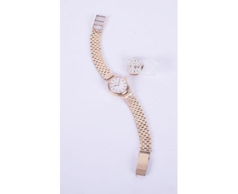Rotary, a 9ct yellow gold ladies manual wind Rotary wristwatch, the 9ct yellow gold bracelet is hallmarked and stamped 375 "W