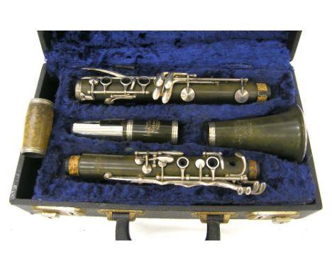 Selmer Console Steel Ebonite clarinet, no. 641384, case