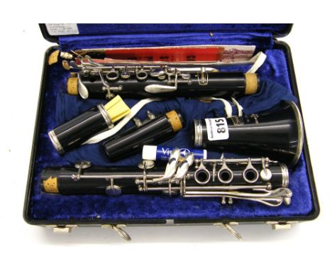 Bundy Resonite ebonite clarinet, no. S211560, case