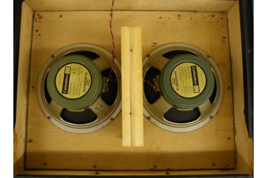 marshall 2x12 speaker cabinet