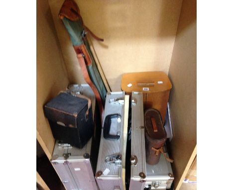 Collectable items to include binoculars, camera equipment etc  