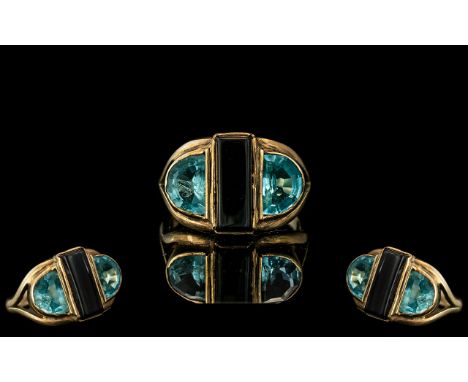 9ct Gold Attractive Black Agate &amp; Aquamarine Set Dress Ring, marked 9ct to shank.  The aquamarine of excellent ring size 