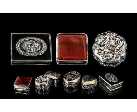 A Small Collection of Vintage Silver Snuff Boxes and Pill Boxes ( 6 ) In Total. All Marked for Sterling Silver. Various Sizes