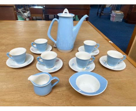 1950s Figgjo Flint Crocus Pattern Coffee Set, made in Norway, comprising coffee pot, milk jug, sugar bowl, six coffee cans an