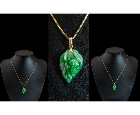 Top Quality 18ct Yellow Gold Extremely Finely Carved Apple Green Jade Pendant in the form of a Fruit Bat.  Attached to an 18c