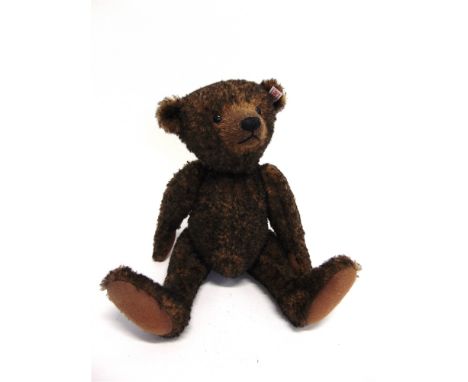 A STEIFF COLLECTOR'S TEDDY BEAR 'TOFFEE TED'  dark brown tipped, limited edition 741/1500, with certificate of authenticity, 