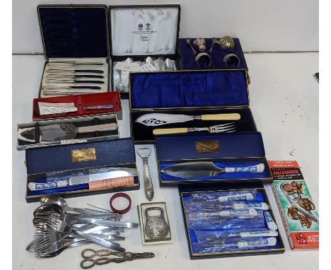 Boxed silver plated flatware to include an Arthur Price Sovereign collection teaspoon set, a Coalport cutlass cake fork set A