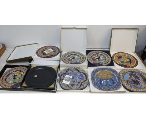 Rosenthal Weihnachtsteller plates designed by Bjorn Winblad to include a 1971 glass example and othersLocation:If there is no