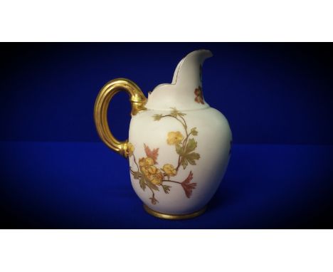 EDWARDIAN ROYAL WORCESTER HAND PAINTED JUG DECORATED WITH FLORAL DESIGN