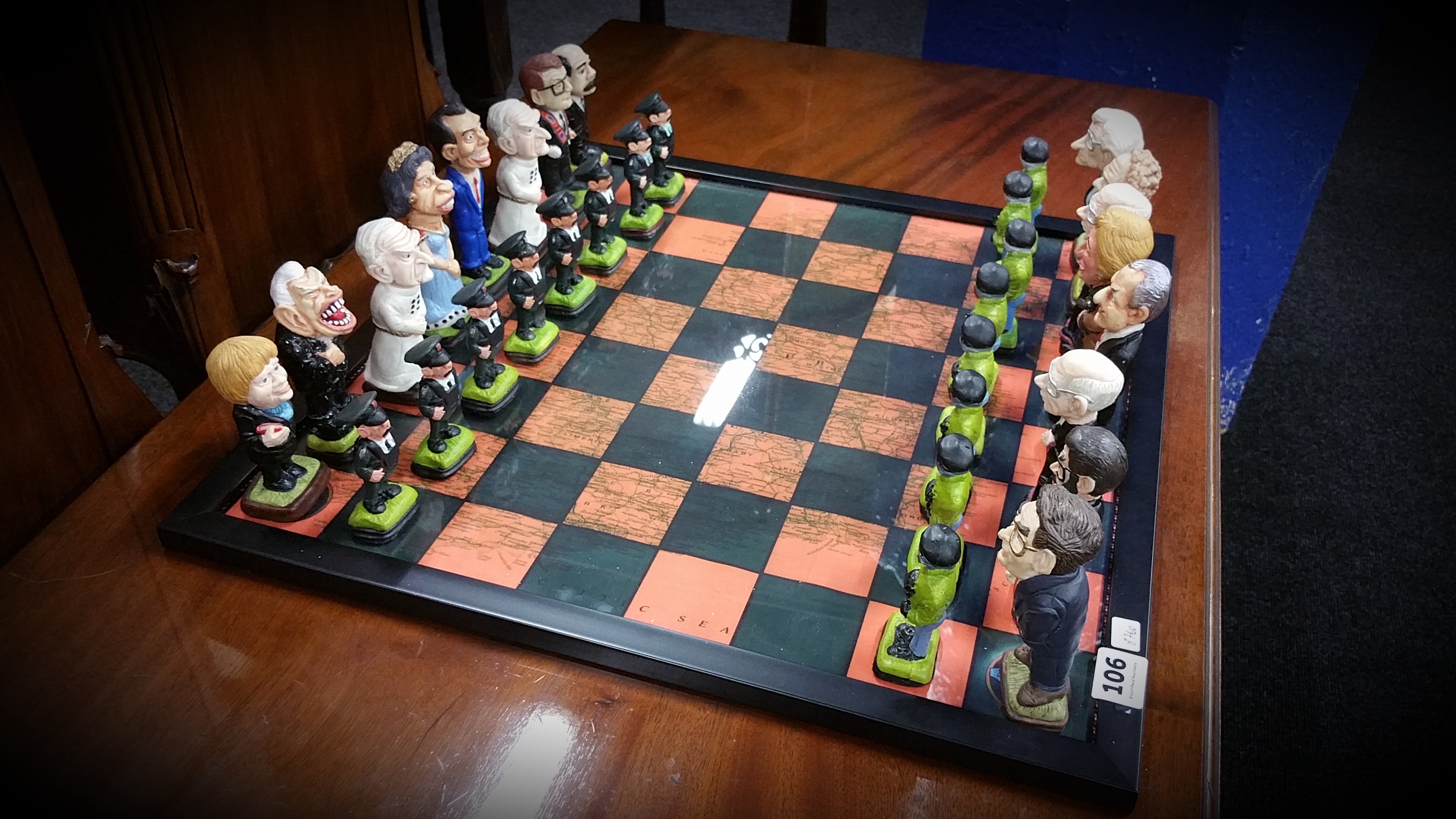 NORTHERN IRELAND POLITICAL CHESS SET